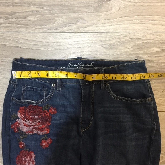 Gloria Vanderbilt Jessa embroidered Jeans - Picture 6 of 8